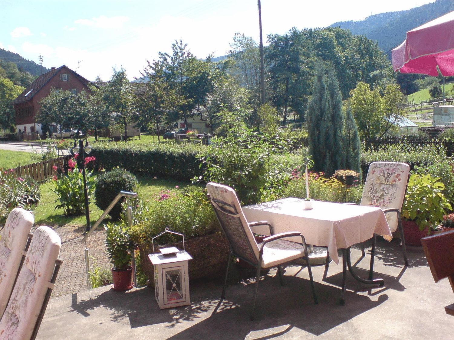 Hotel Gasthaus Zur Erle Simonswald Exterior foto