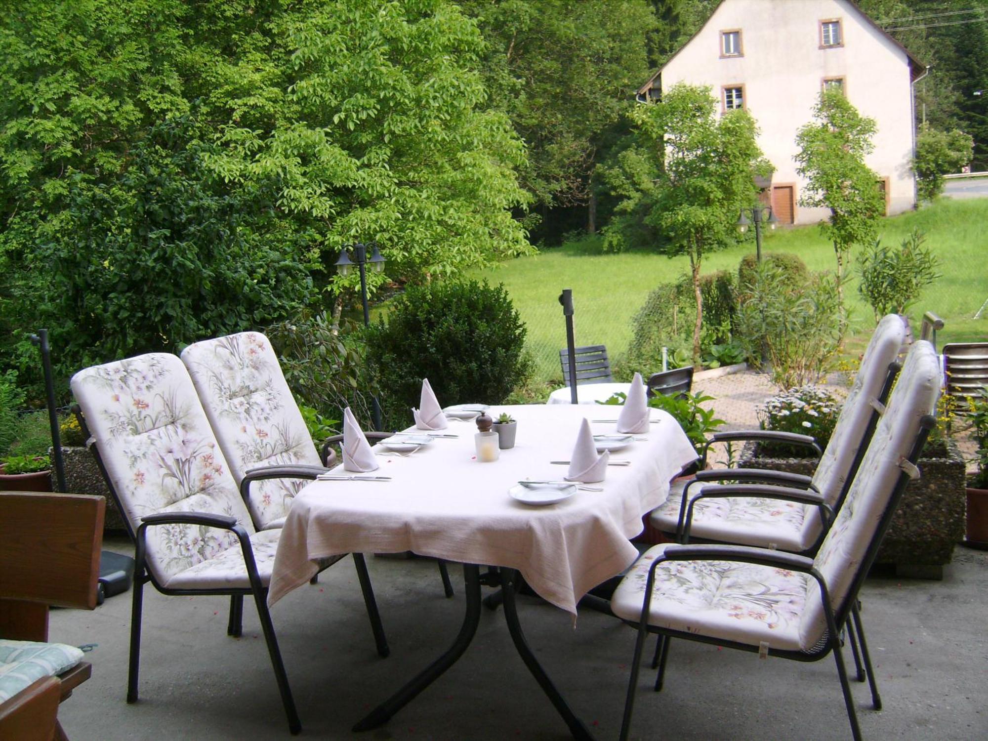 Hotel Gasthaus Zur Erle Simonswald Exterior foto