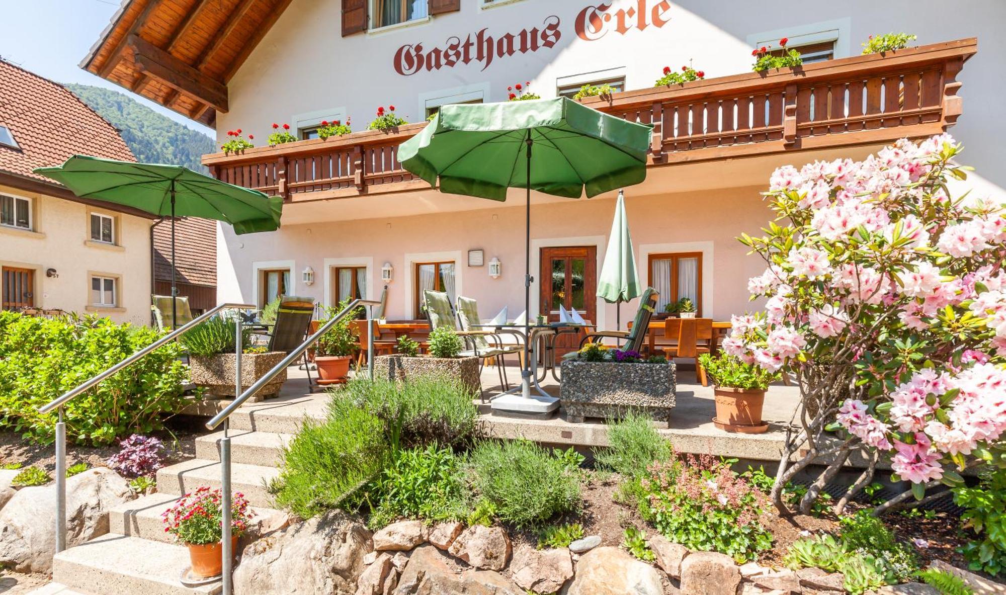 Hotel Gasthaus Zur Erle Simonswald Exterior foto