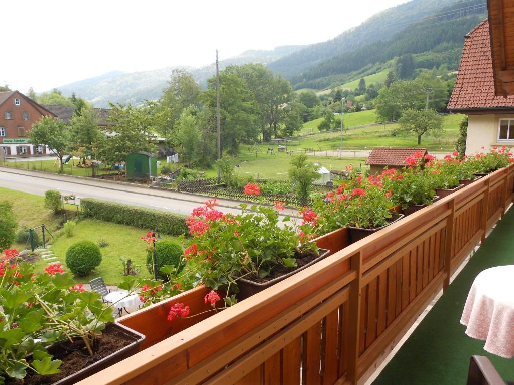 Hotel Gasthaus Zur Erle Simonswald Habitación foto