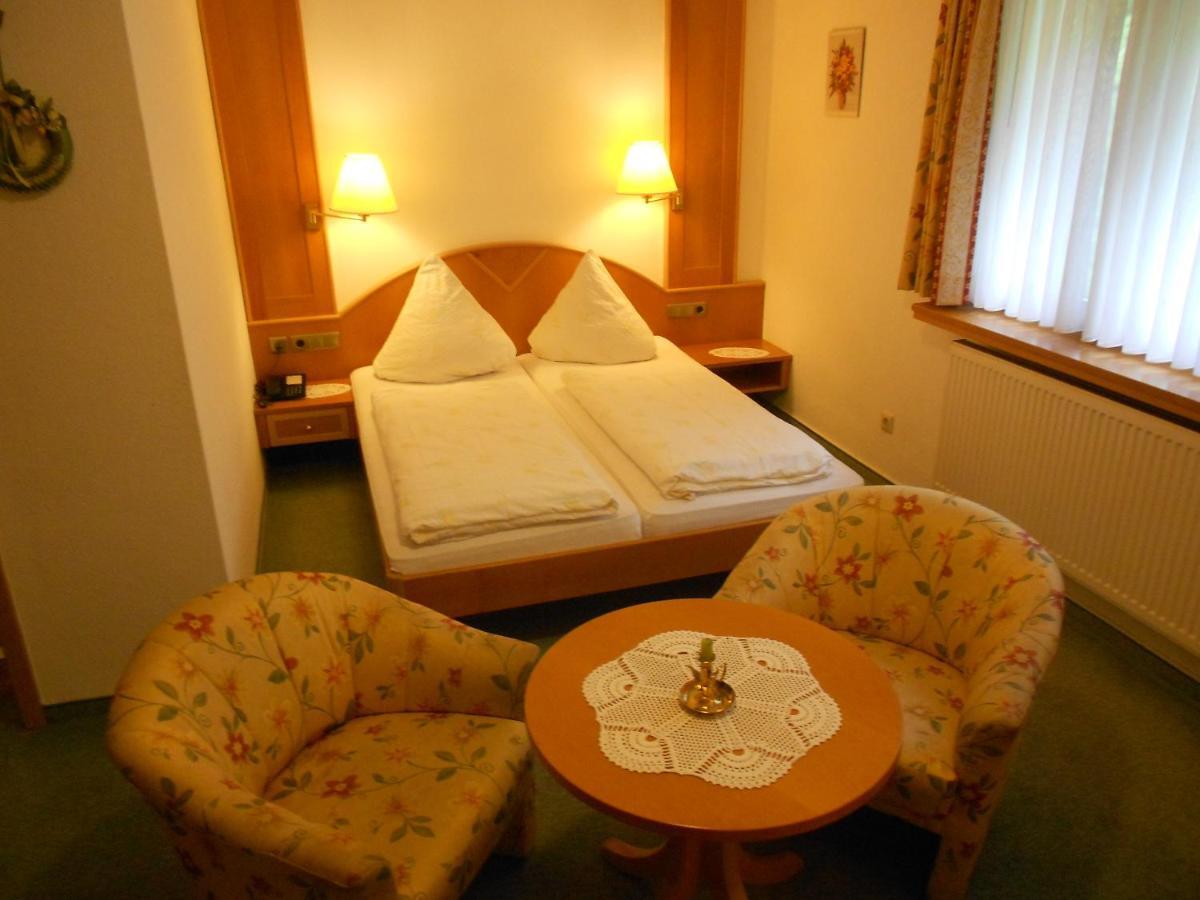 Hotel Gasthaus Zur Erle Simonswald Habitación foto